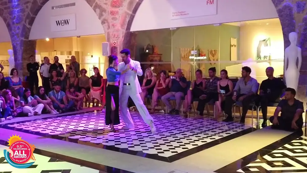 Video thumbnail for Carolina Gianinni & Mauro Caiazza dance Carlos Di Sarli - Bahia Blanca