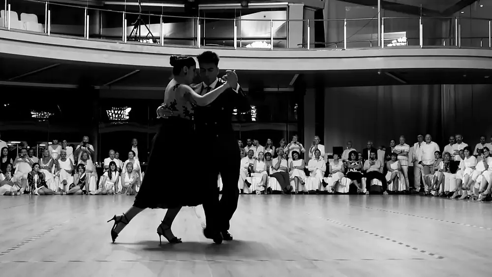 Video thumbnail for Sebastián Achával & Roxana Suárez dance Osvaldo Pugliese's Farol