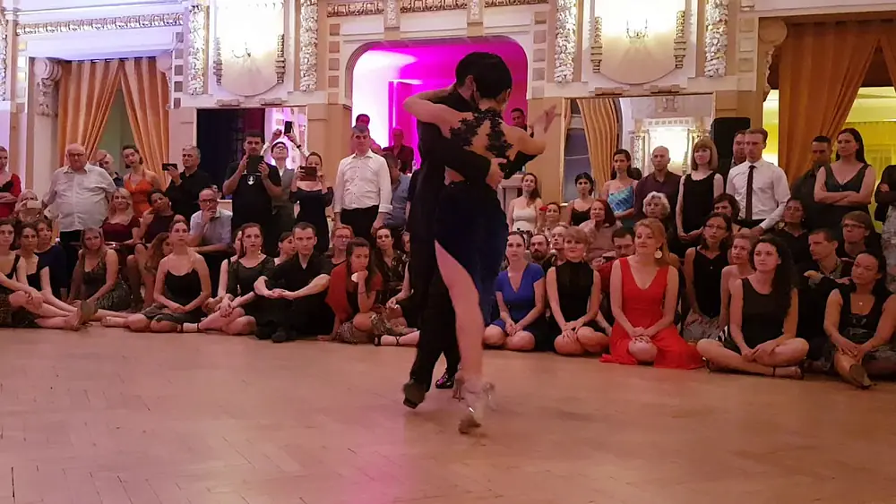 Video thumbnail for Jonathan Saavedra y Clarisa Aragon @ Bratislava Tango Festival 1/5 2019