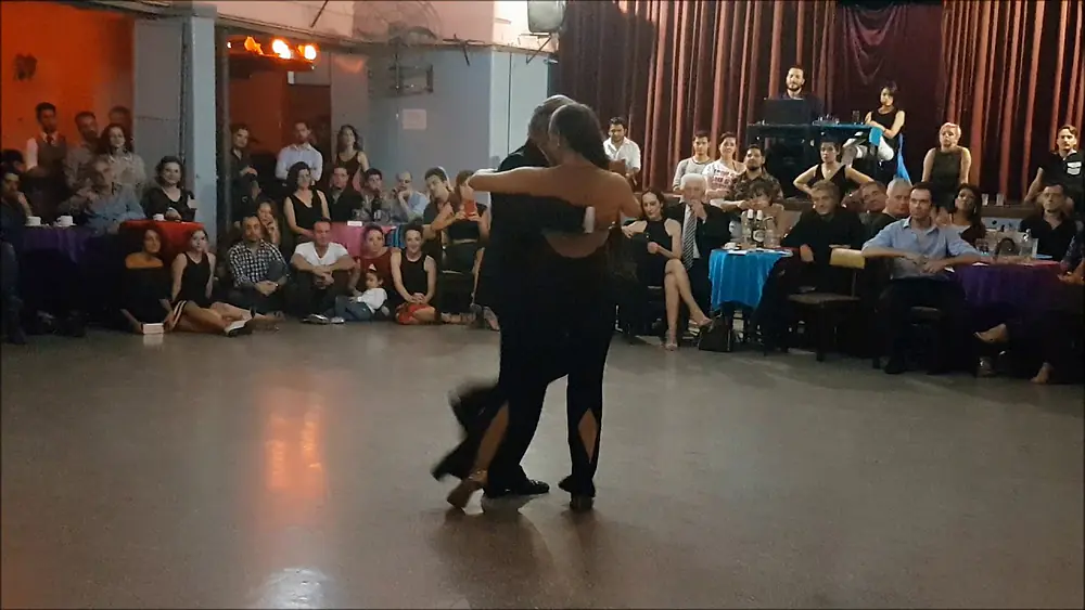 Video thumbnail for EL FLACO DANY y SILVINA VALZ en Viva La Pepa! Milonga (1/3)