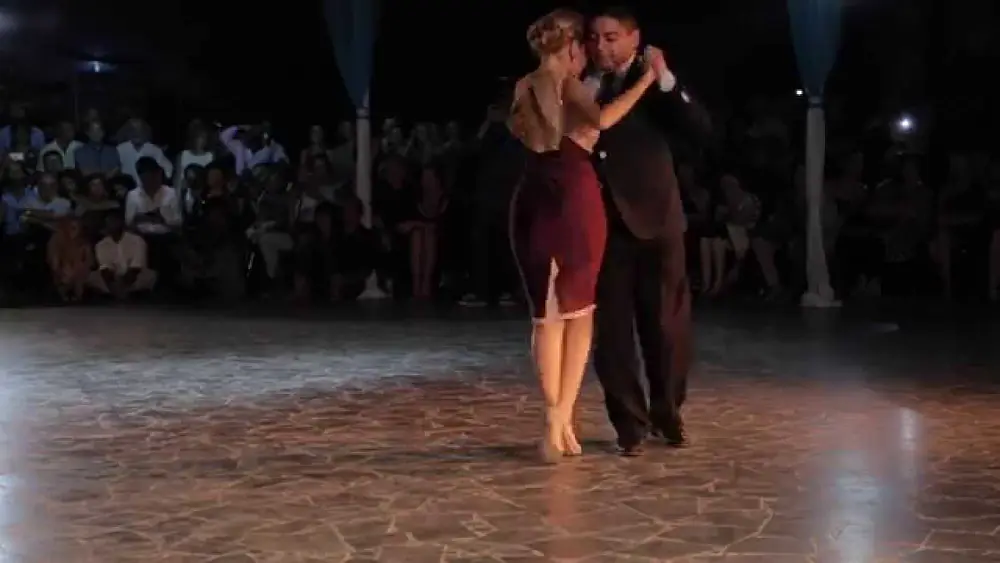 Video thumbnail for Noelia Hurtado e Carlitos Espinoza - CTF2015 - Tango Context Show (2/2)