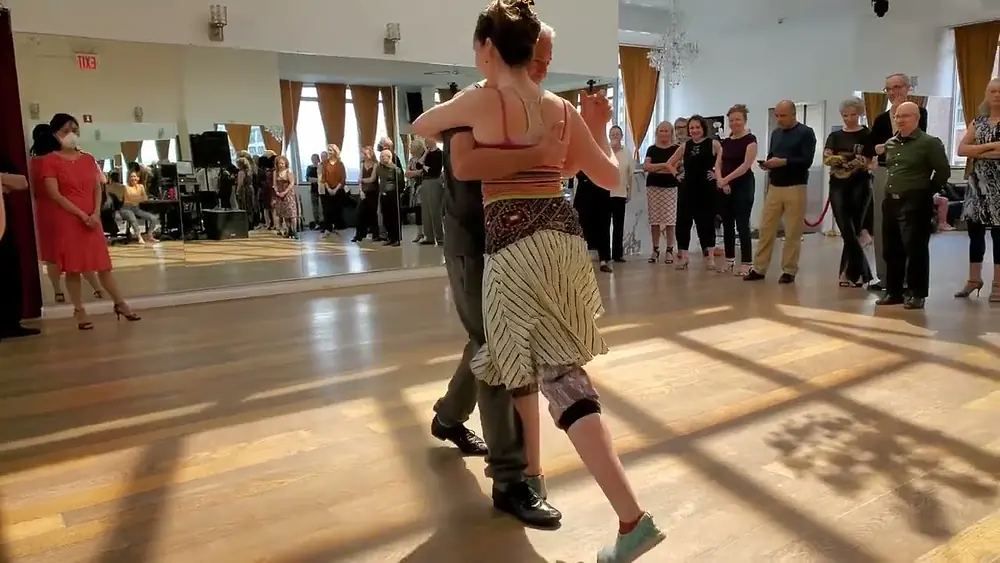 Video thumbnail for Argentine tango práctica: José Garófalo & Rebecca Shulman - parada & colgadita with barrida