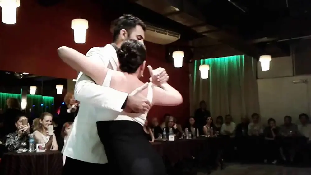 Video thumbnail for Bailaron Dana Frigoli & Andrián Ferreyra, en la Milonga de Los Domingos. Part.1 - 23/10/16