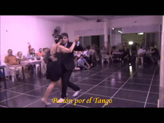 Video thumbnail for CORINA DE LA ROSA y JULIO BALMACEDA bailando el Vals DESDE EL ALMA en FLOREAL MILONGA
