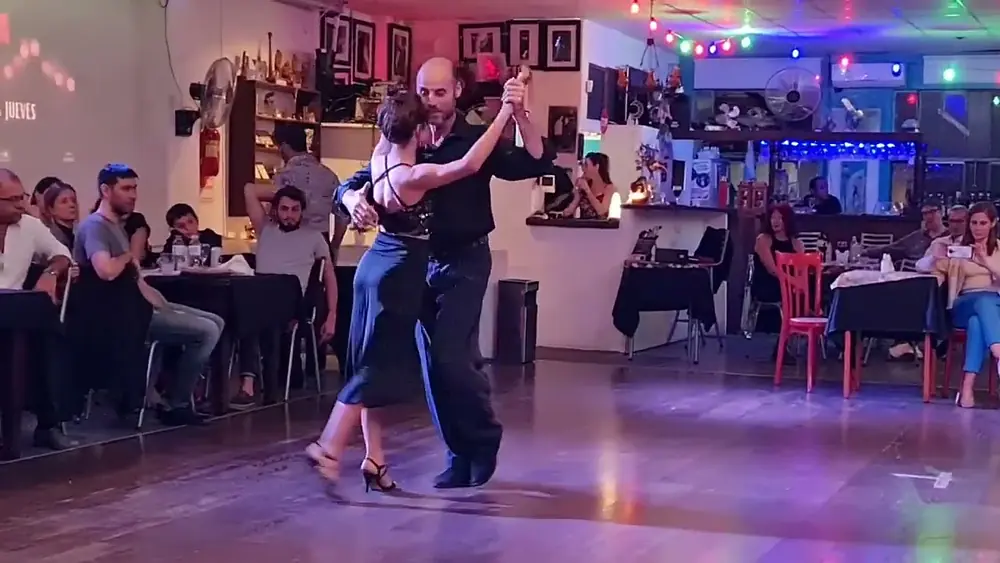 Video thumbnail for “Rondando Tu Esquina” D’agostino/Vargas bailan Flor Razzari & Juan Capriotti