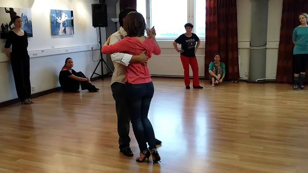 Video thumbnail for Octavio Fernandez and Ines Muzzopappa - Giros, argentine tango lesson (2014 Helsinki FInland)
