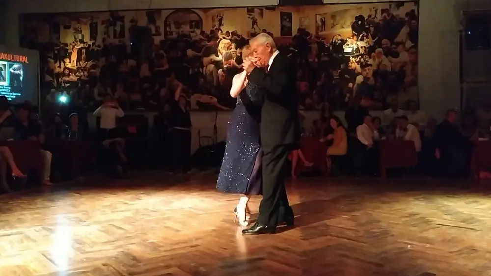 Video thumbnail for El Chino Perico y Paola Tacchetti, bailan al Polaco Goyeneche. 1/2