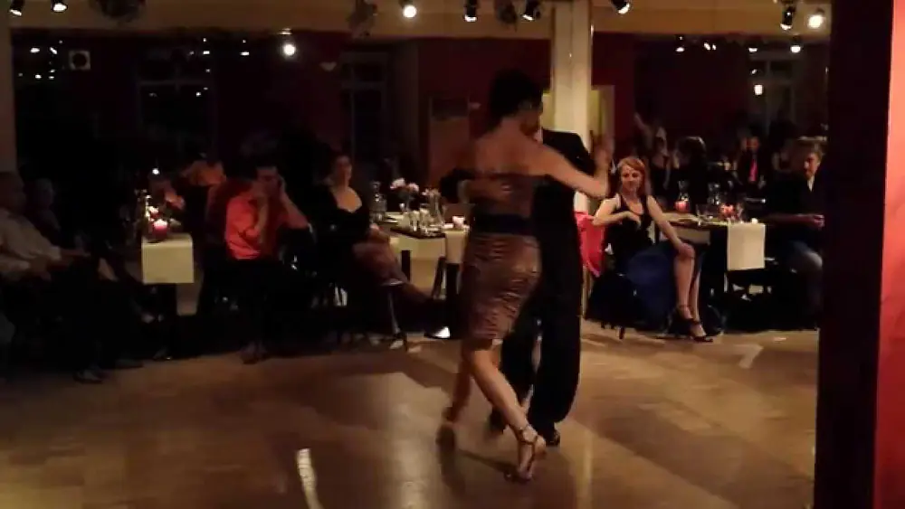 Video thumbnail for Adrian and Amanda Costa - Dancing 4/4 tango, argentine tango (2014-05-10 Kehl, Germany)