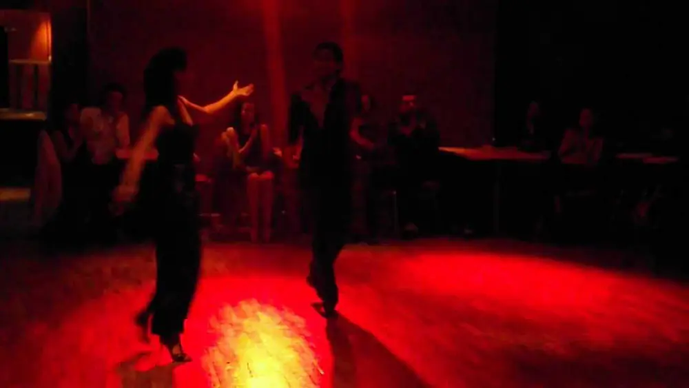 Video thumbnail for Corina Herrera y Octavio Fernandez. 1/4 El Yeite Tango Club.