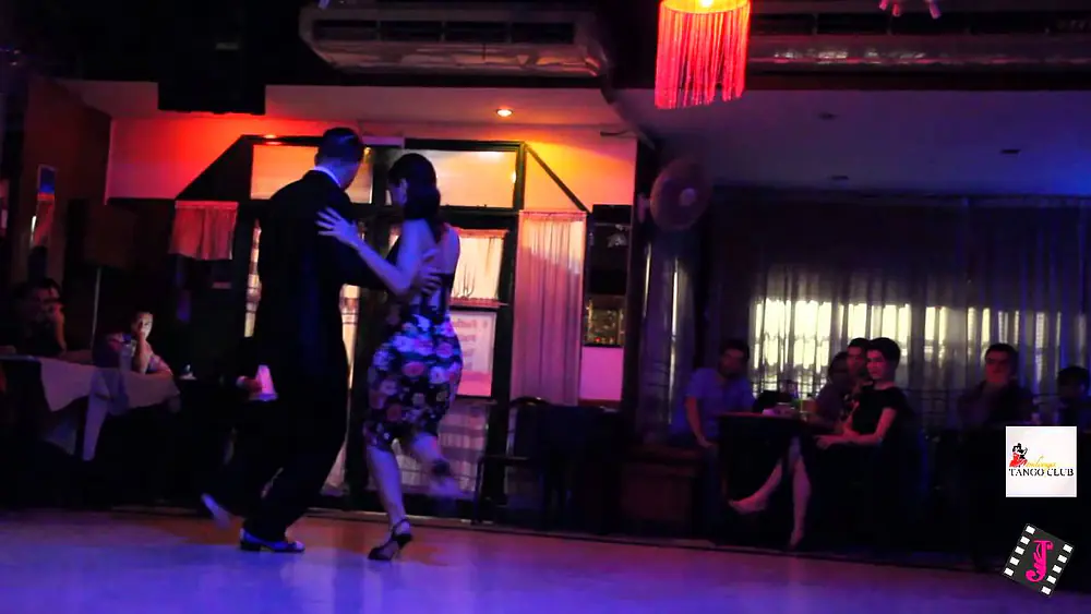 Video thumbnail for LUCAS MOLINA GAZCON & JUDIT SOMOS en el Tango Club 01