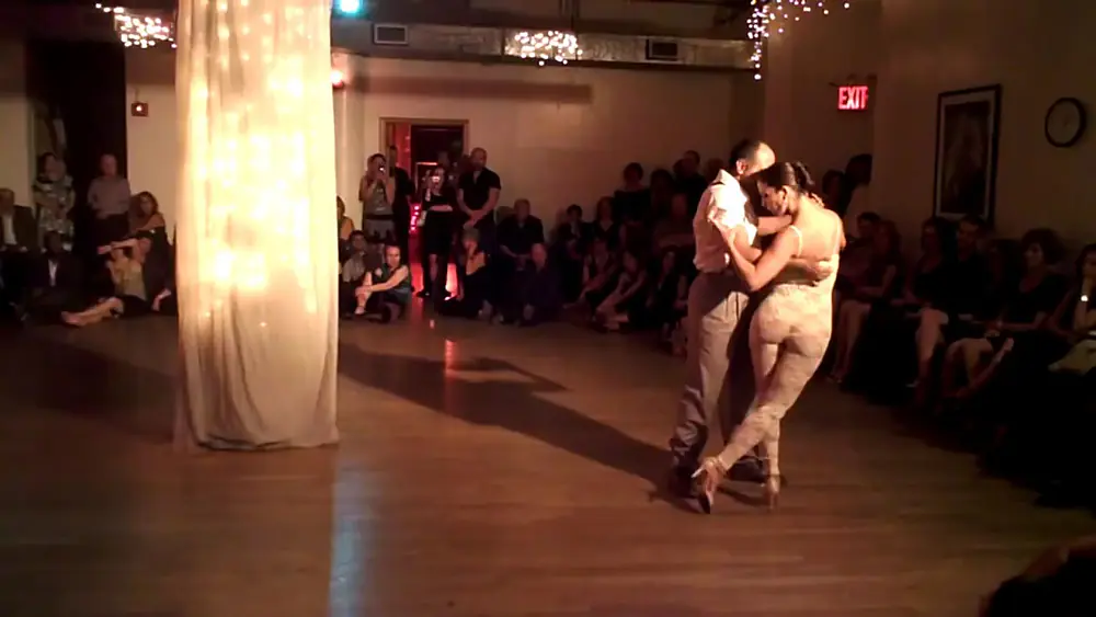 Video thumbnail for Argentine tango: Claudio Villagra & Romina Levin - Tanguera
