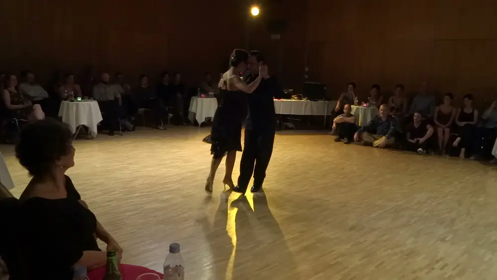 Video thumbnail for Fausto Carpino & Stephanie Fesneau dance Juan D'Arienzo's Cabeza de novia