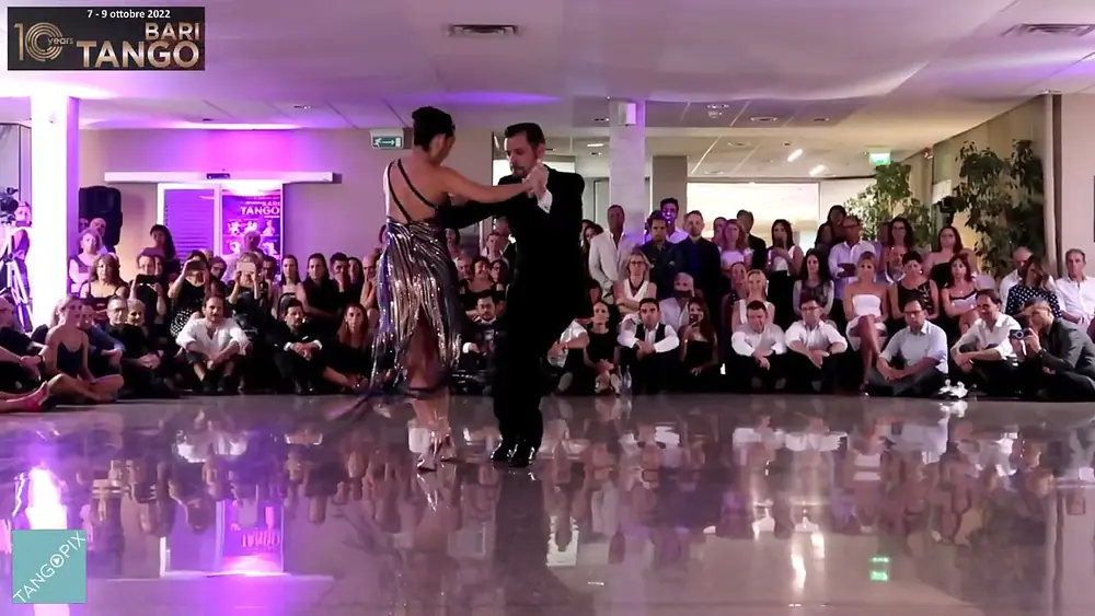 Video thumbnail for Yanina Quiñones e Neri Piliù dance Juan D'Arienzo & Alberto Echagüe - De Antaño.