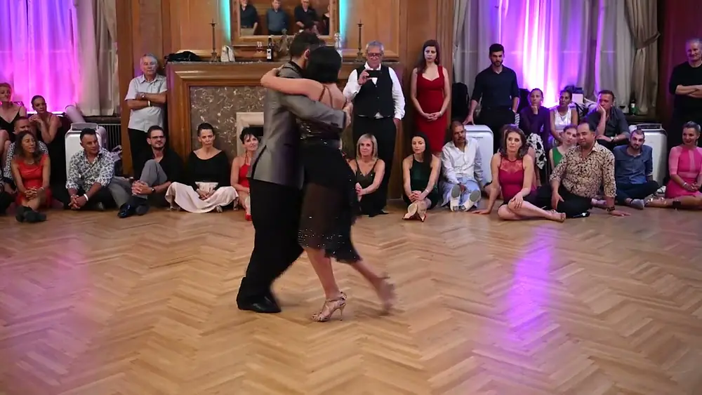 Video thumbnail for Maximiliano Cristiani & Antonella Terrazas dance Rodolfo Biagi's Loca de amór