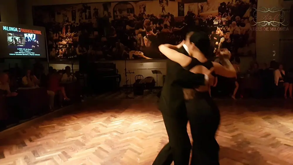 Video thumbnail for Bello baile de Tango. Lucas Páez, Laia Barrera, Salón Canning, milonga Parakultural, Buenos Aires