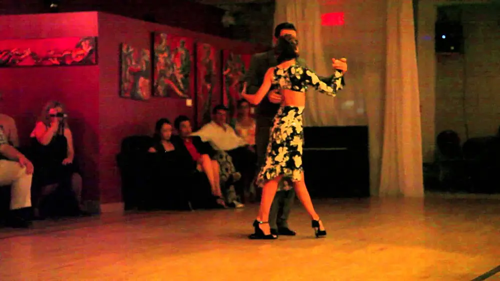 Video thumbnail for Ernesto Candal et Belen Roces, "Bandonéon arrabalero" (tango).