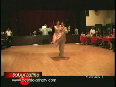 Video thumbnail for 2009 06 24 SL 1662 1 of 7 Mariano Bielak & Paula Gurini tango performance at RH