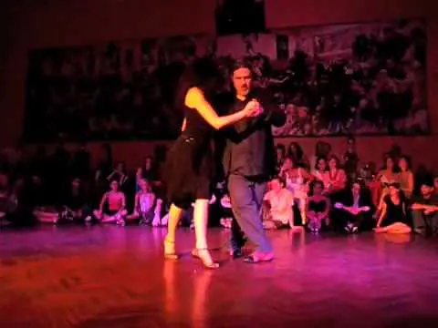 Video thumbnail for Roberto "Bobo" Corsano & Federica Mercuri bailando otro tango en Misterio Tango Festival 2010