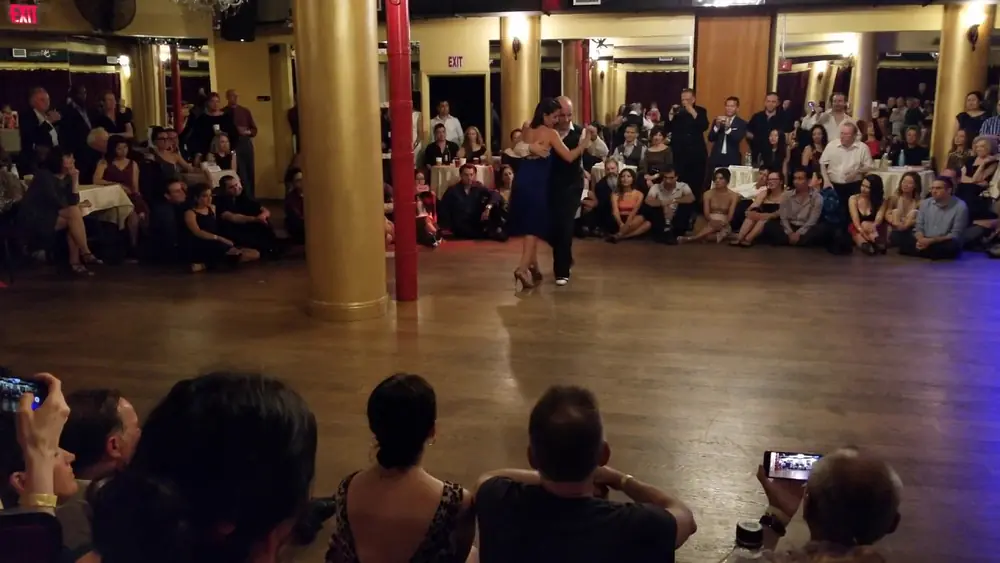 Video thumbnail for Argentine tango: Horacio Godoy and Cecilia Berra - Reliquias Porteñas