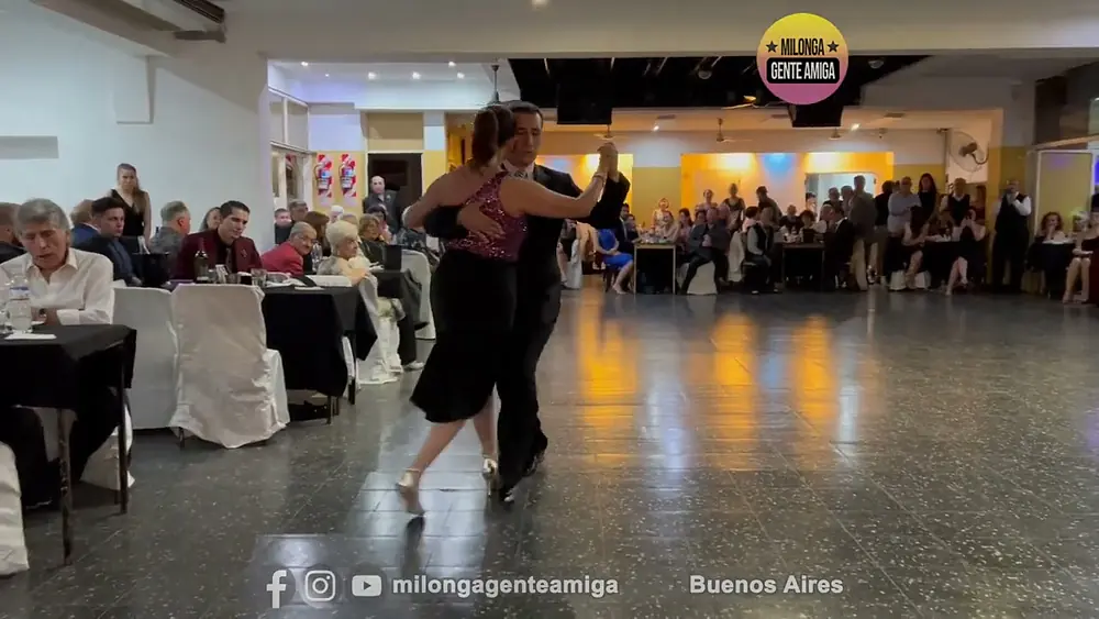 Video thumbnail for Cristian Correa y Miriam Copello  - Milonga Gente Amiga - 30/DIC/2023 (1/1)
