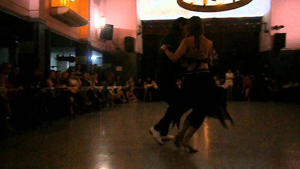 Video thumbnail for Pedro Farias y Julieta Falivene en El Motivo Tango 12/11/12