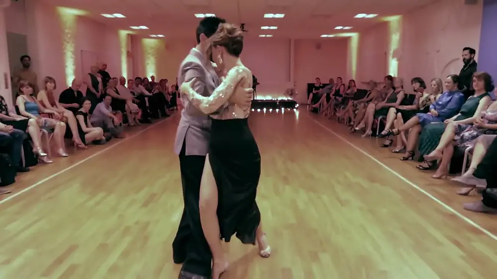 Video thumbnail for Germán Ballejo & Magdalena Gutierrez dance Osvaldo Pugiese's Mal de amores