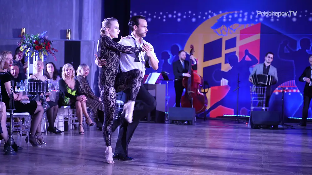 Video thumbnail for Juan Manuel Rosales & Liza Rosales, Oblivion by Solo Tango Orquesta, La Boca Tango Festival 2021