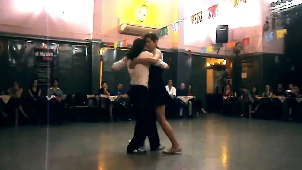 Video thumbnail for La Capilla Blanca - Katrin Urwitz & Jorge Frias @ El Motivo Tango [20/05/2012]