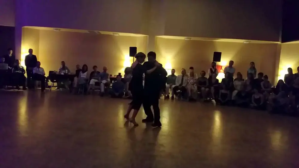 Video thumbnail for Argentine tango: Noelia Hurtado & Carlitos Espinoza - El Marne