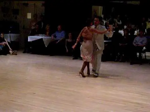 Video thumbnail for Diana Giraldo & Carlo Paredes tango performance1