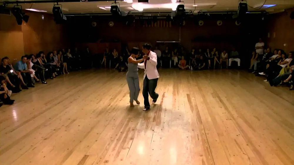 Video thumbnail for Stathis y Liza Lebedeva bailan en Milonga Grata de Barcelona
