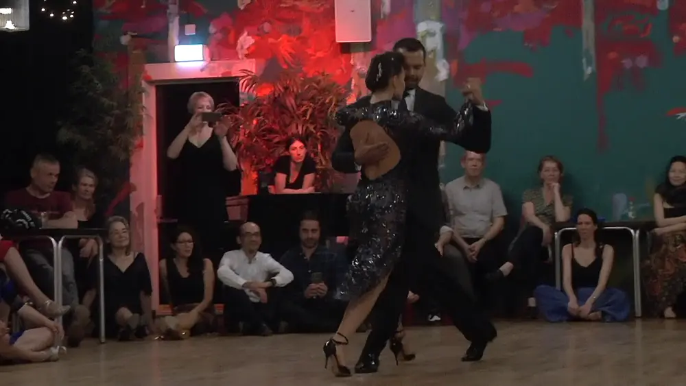 Video thumbnail for Carlos & Mirella Santos David "Caserón De Tejas" Solo Tango Orquesta con C Laborde