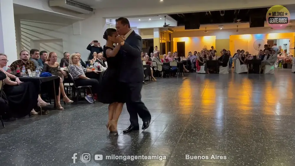 Video thumbnail for Alvaro Salas y Julieta Cappiello  - Milonga Gente Amiga - 07/ENE/2023 (1/3)