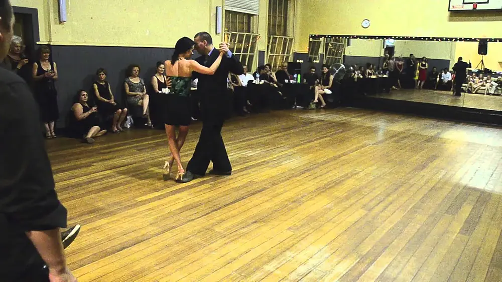 Video thumbnail for Damian Thompson and Hosanna Heinrich, Asi Se Baila El Tango