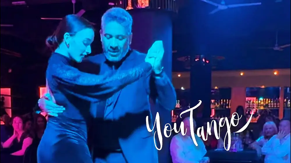 Video thumbnail for Roberto Zuccarino & Aldana Valentina - Tango Negro