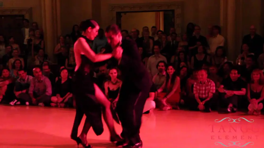 Video thumbnail for Brilliant performance by Roberto Herrera and Lorena Goldestein 001
