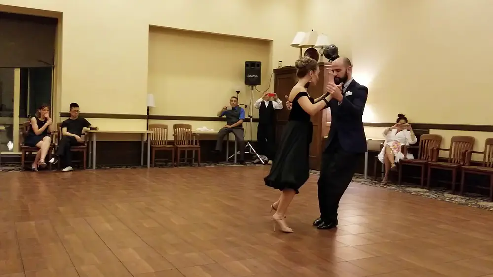 Video thumbnail for Lorena Gonzalez & Gaston Camejo performance at Milonga La Paz on April 7, 2019 (tango)
