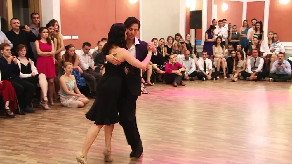 Video thumbnail for Dominic Bridge y Marianella Michaud - Tango Cazino 2013 - 3