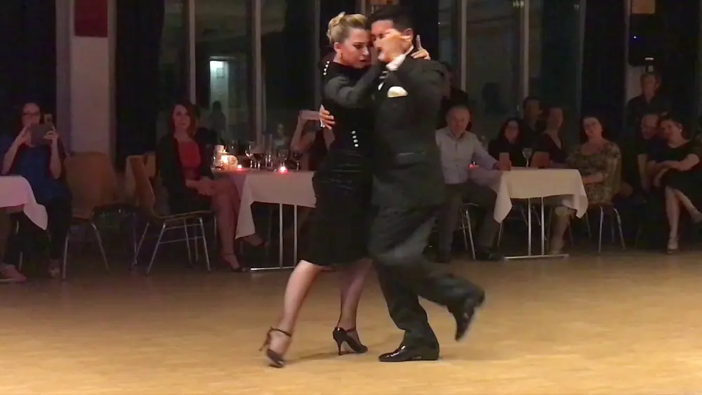 Video thumbnail for 2019 Muc - Tango Weltmeister 2018 - Carla Rossi & Jose Luis Salvo (4/4)