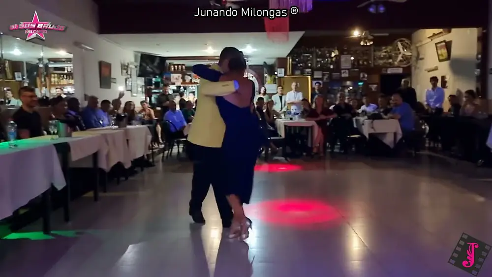 Video thumbnail for OCTAVIO FERNANDEZ & CORINA HERRERA || "Milonga del Recuerdo" (D´Arienzo - Echagüe)