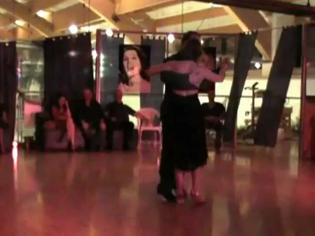 Video thumbnail for Alberto Bersini y Paola Pinessi alla milonga de Tango Rodolfo.mpg