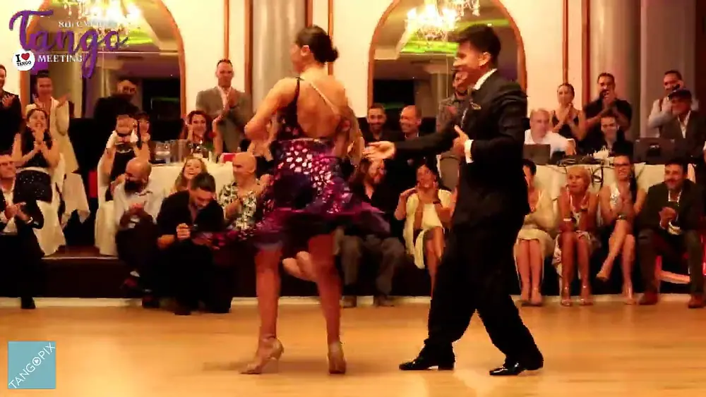Video thumbnail for Roxana Suarez & Sebastián Achaval dance Chino Laborde & Solo Tango Orquesta - Paciencia