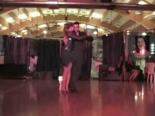 Video thumbnail for Matteo y Ludovica Antonietti 2012 - Tango Rodolfo.mpg