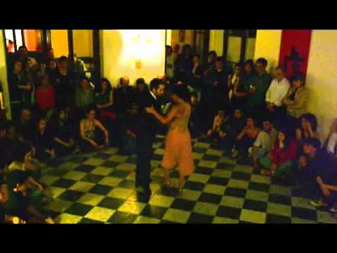Video thumbnail for Corina Herrera y Leo El Pibe Pankow bailan en Milonga El Tigre y El Dragón 2 de 4