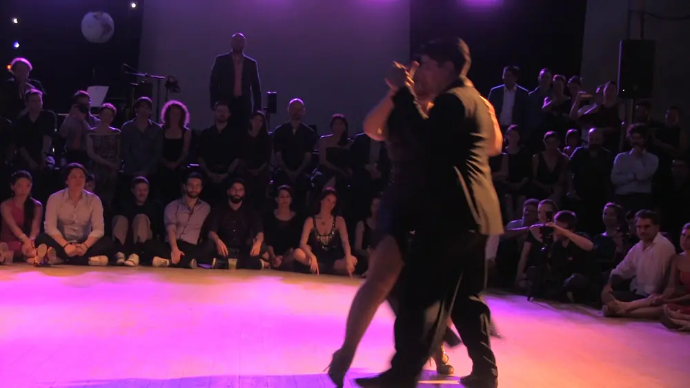 Video thumbnail for Ariadna Naveira et Fernando Sanchez dansent sur le tango Tierrita