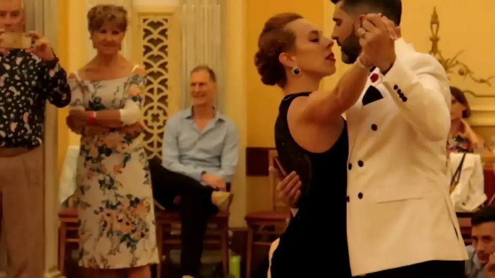Video thumbnail for Matias Batista et Silvana Prieto dance Fulvio Salamanca's Todo es amor (Armando Guerrico)