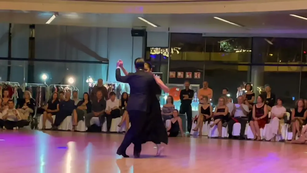 Video thumbnail for Facundo Piñero y Vanesa Villalba bailan en el Benidorm tango Festival 2023 (2)