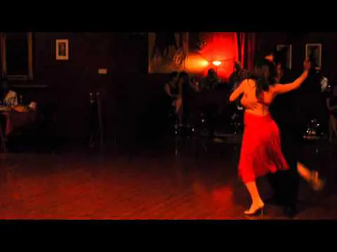 Video thumbnail for Tango by Daniela Pucci & Luis Bianchi: "Fumando Espero"