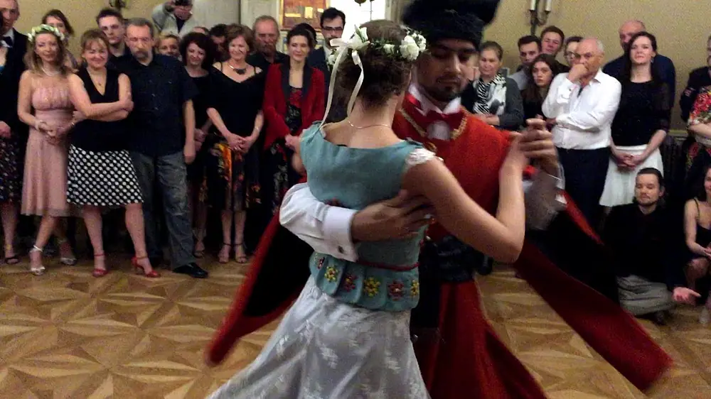Video thumbnail for Lena & Vladimir Tarasov - Mi Vida en Tu Manos - the first dance on the wedding party