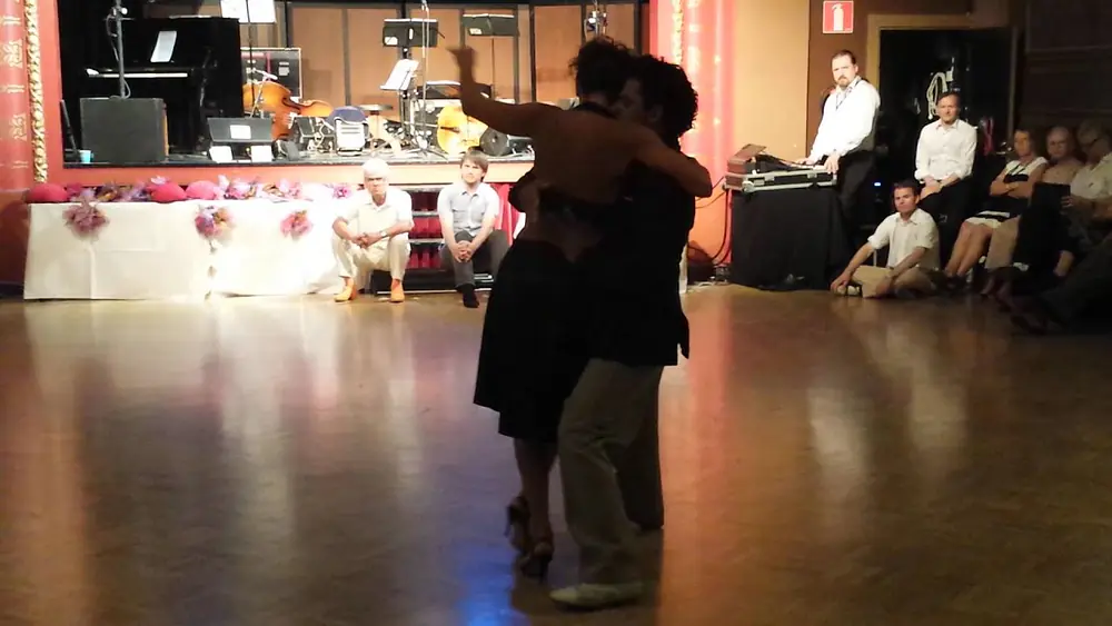Video thumbnail for Rodrigo Fonti and Solange Chapperon - Dancing 2/3 nuevo, argentine Tango (2014-07-26 Tampere, FI)